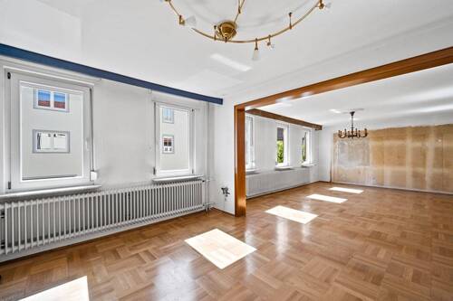 1. Stock Wohnzimmer, Bild 2 - 1 Zimmer Einfamilienhaus in Mühlheim an der Donau