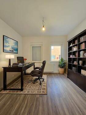 Möbeliertes Büro - Reihenmittelhaus mit 155,00 m&sup2; in Köln zum Kaufen