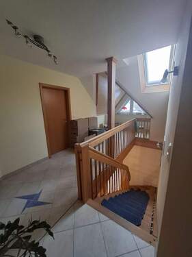 Galerieblick - Treppe ins EG - 