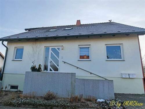 Hauseingang - 8 Zimmer Mehrfamilienhaus, Wohnhaus in Hainichen