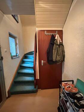 Treppenhaus EG - 5 Zimmer Einfamilienhaus in Leverkusen