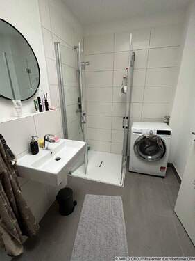 Bad mit Dusche - 
