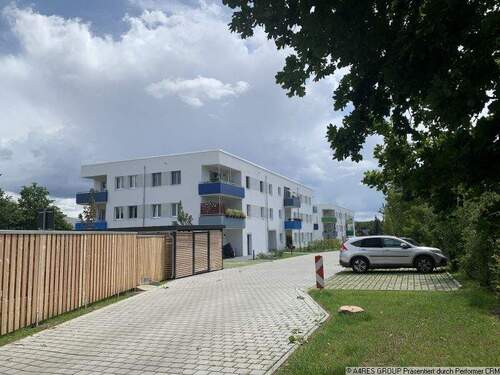 Einfahrt - 2 Zimmer Etagenwohnung in Dahlwitz-Hoppegarten