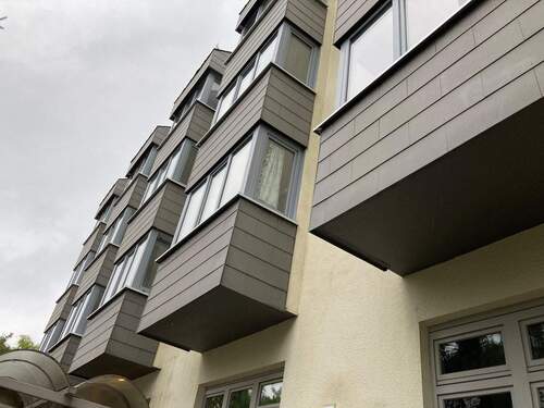 Seniorenwohnheim außen Erker - 