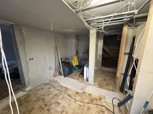 Einliegerwohnung begonnen mit dem Ausbau - 