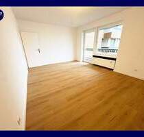 Neues Familien-Zuhause! Modernisierte 4 Zimmer mit Umlaufbalkon, neues Bad, neuer Boden, Gäste-WC - Köln Bayenthal