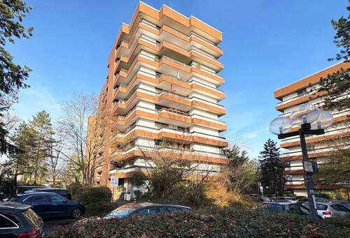 Ansicht mit Balkon - 4 Zimmer Etagenwohnung zur Miete in Köln