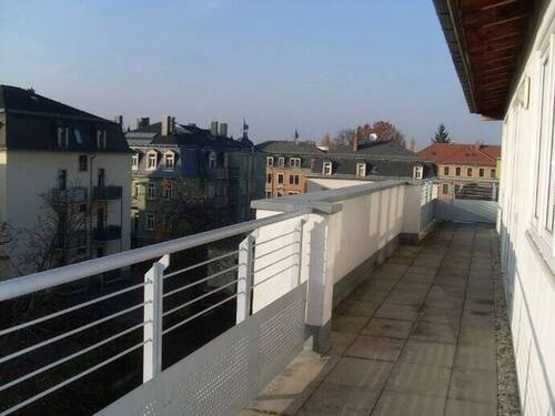 umlaufende Terrasse - Etagenwohnung mit 77,90 m&sup2; in Dresden zur Miete