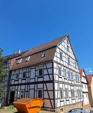 Straßenansicht vom Haus.jpg - *** Dreifamilienhaus direkt in Naumburg zu verkaufen ***
