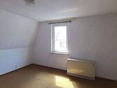 Schlafzimmer Dachgeschoss.jpg - Mehrfamilienhaus, Wohnhaus in Naumburg zum Kaufen
