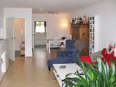 heller, gepflegter Wohn- und Essbereich - 2 Zimmer Etagenwohnung in Hamburg