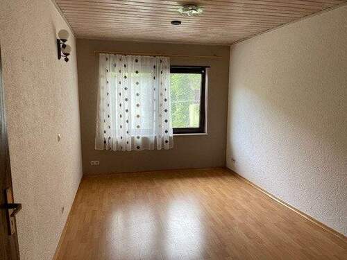 Schlafzimmer - 2 Zimmer Etagenwohnung zum Kaufen in Sinsheim