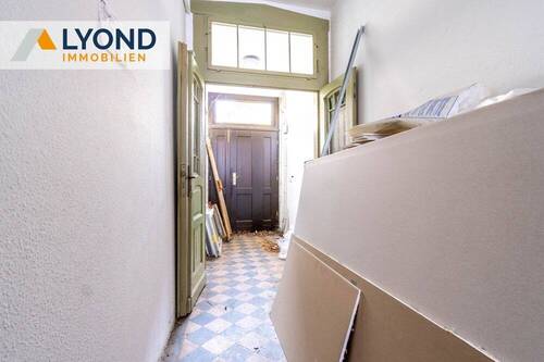 Eingang - 9 Zimmer Mehrfamilienhaus, Wohnhaus zum Kaufen in Ohrdruf