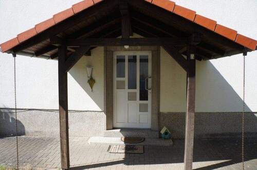 03 - Hauseingang - 9 Zimmer Mehrfamilienhaus, Wohnhaus in Hanau