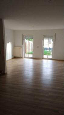 Wohnzimmer - 4 Zimmer Reihenmittelhaus in Merseburg