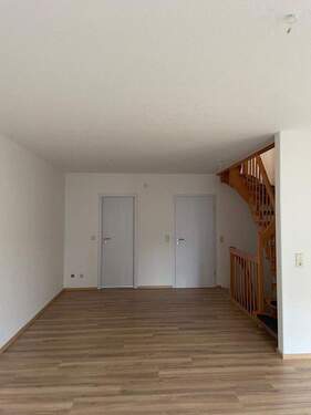 Wohnzimmer - Reihenmittelhaus mit 121,00 m&sup2; in Merseburg zum Kaufen