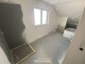 Bad mit Dusche, Wanne und Badmöbel - Etagenwohnung mit 87,10 m&sup2; in Schrobenhausen zur Miete