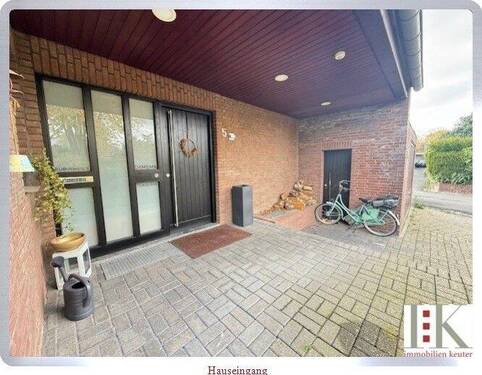 Hauseingang - 5 Zimmer Doppelhaushälfte zum Kaufen in Kaarst