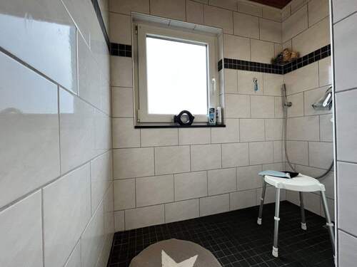 Dachgeschoss: Dusche - 