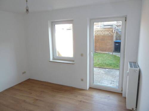 Schlafzimmer mit Zugang Terrasse - Etagenwohnung mit 41,80 m&sup2; in Schmölln zur Miete