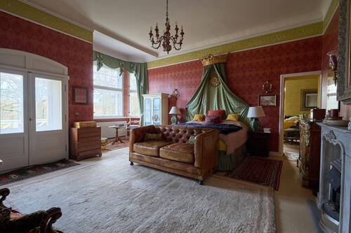 Schlafraum im OG mit Zugang zur Terrasse - 