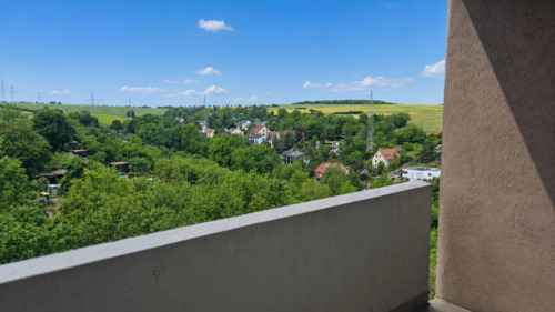 Toller Weitblick vom Balkon aus - 2 Zimmer Etagenwohnung in Würzburg
