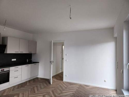 Küche mit Wohnbereich - 2 Zimmer Etagenwohnung in Schöneiche