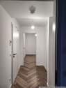 Flur mit Blick in Schlafzimmer - 