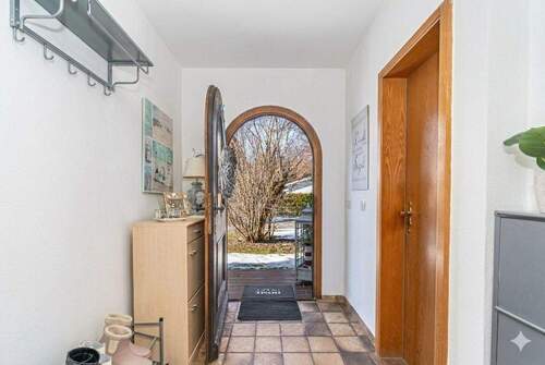 Flur EG - 5 Zimmer Einfamilienhaus zum Kaufen in Huglfing