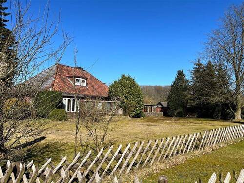 Viel Platz zum Durchatmen - Ideal für Handwerker! Wohnhaus in toller Lage mit 1.692 m² Grundstück