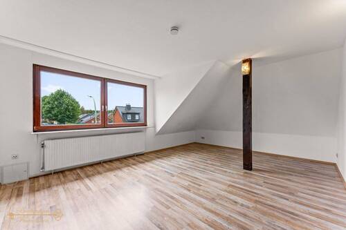 Wohnzimmer DG - 6 Zimmer Einfamilienhaus in Bremerhaven