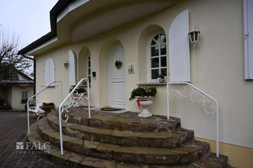 Eingang - Mehrfamilienhaus, Wohnhaus mit 265,00 m&sup2; in Marktheidenfeld zum Kaufen