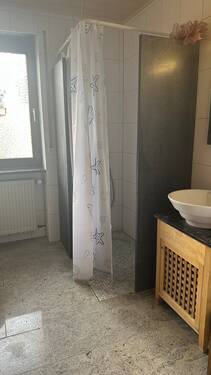 Bad mit Dusche EG - 