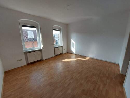 das Wohnzimmer - 2 Zimmer Etagenwohnung zur Miete in Roßwein