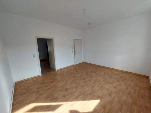 das Wohnzimmer - Etagenwohnung mit 38,00 m&sup2; in Roßwein zur Miete