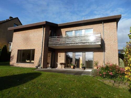 Ansicht - Intelligent geplantes Einfamilienhaus mit großzügiger Ausstattung