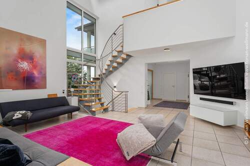 Lichtdurchfluteter Wohnbereich (52,79 m²) mit Galerie im Obergeschoss - 8 Zimmer Einfamilienhaus zum Kaufen in Lübbecke