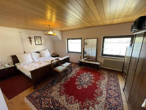 Schlafzimmer - Einfamilienhaus mit 162,00 m² in Horath zum Kaufen