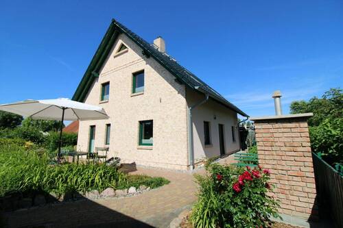 Haus mit Terrasse - 4 Zimmer Einfamilienhaus zum Kaufen in Glowe