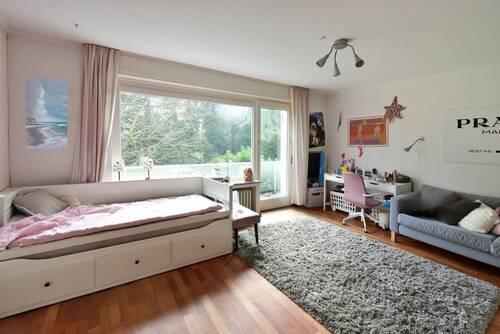 Schlafzimmer mit Balkon Zwischengeschoß - 
