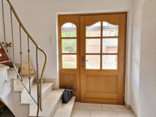 Hauseingang, Wohnung 2 - Mehrfamilienhaus, Wohnhaus mit 170,00 m&sup2; in Lügde zum Kaufen