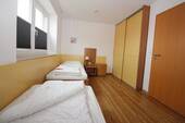 Schlafzimmer 2 OG - 