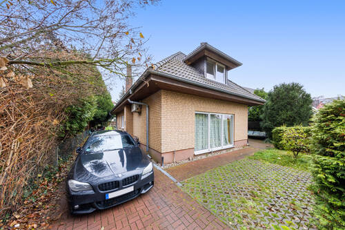 4 - 7 Zimmer Einfamilienhaus in Schönefeld