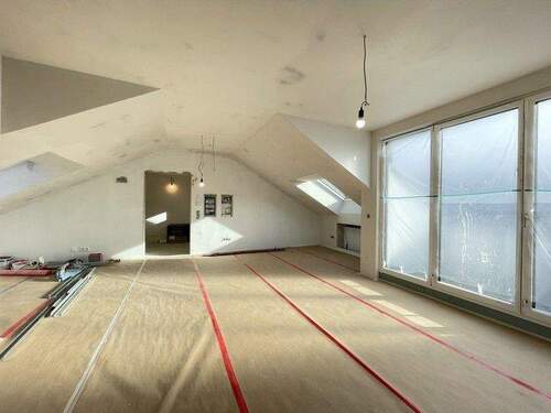 Wohnen/Essen/Küche - 3 Zimmer Etagenwohnung in Lauf