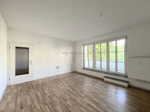 Wohnbereich mit offener Küche - Zwei Zimmer, ein Balkon und ganz viel Lutherviertel-Vibe - nur für euch, Studis!