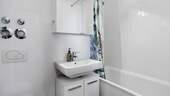 Bad mit Wanne - 
