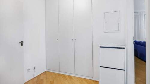 Diele mit Einbauschrank - 