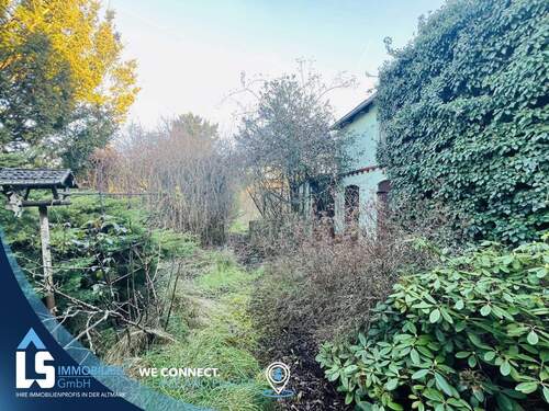 Garten mit Nebengelass - 