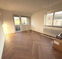 TOP-Modernisiertes 2-Zimmer-Appartement mit Balkon und NEU mit Einbauküche (Erbbaurecht) - Berlin Marienfelde