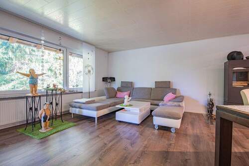 Wohnzimmer EG2 - 9 Zimmer Mehrfamilienhaus, Wohnhaus zum Kaufen in Stühlingen